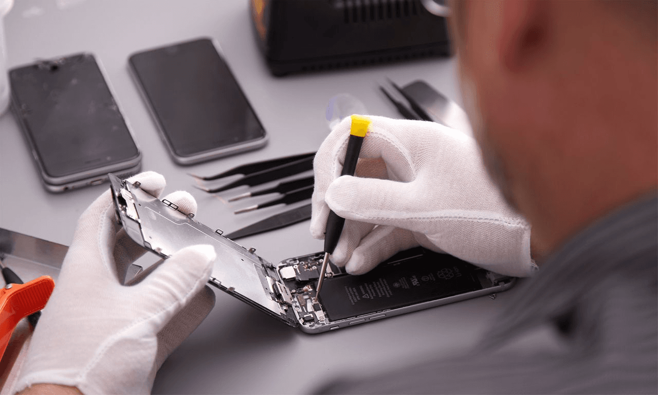 Professional Phone Repair Services - TrendMalayaa